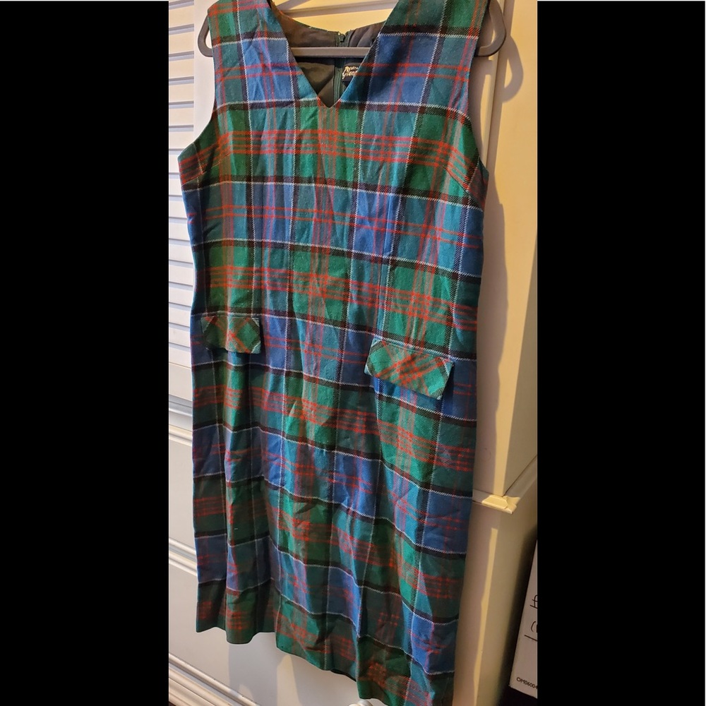 Rare fine! EUC GLENGARY OF SCOTLAND DRESS